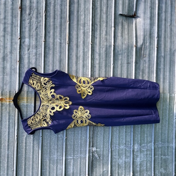 Dress - Picture 1 of 3